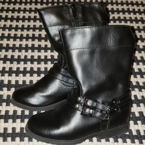 Black buckle boots